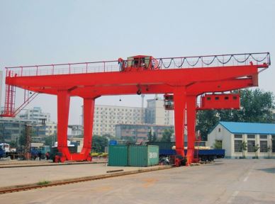 U Tip New Design Mouvman 80 Tòn Rail Mounted Gantry Crane